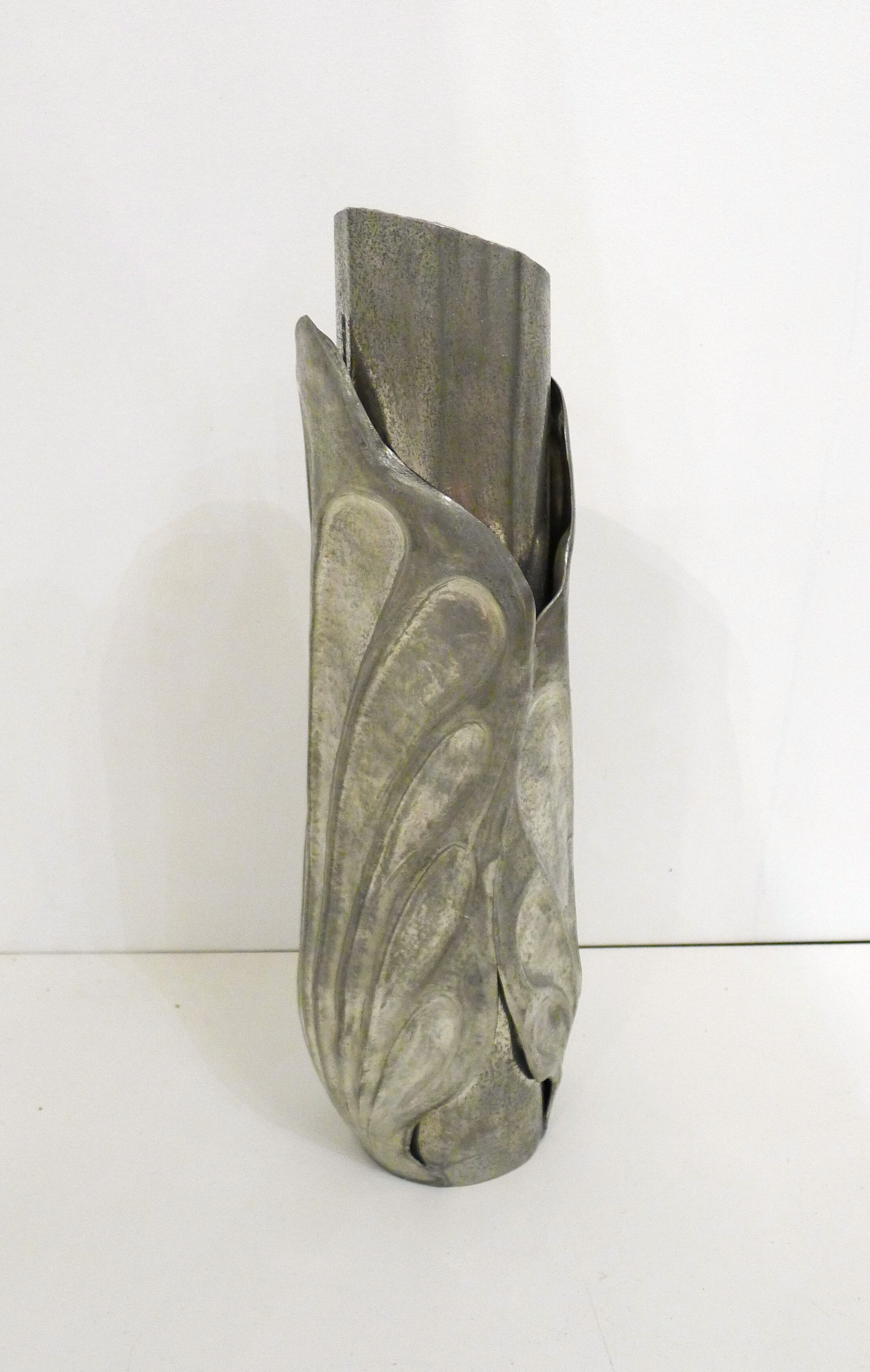 Large vase design Italian G & G, pewter 1970