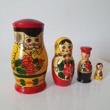 Poupées russes matriochka famille
