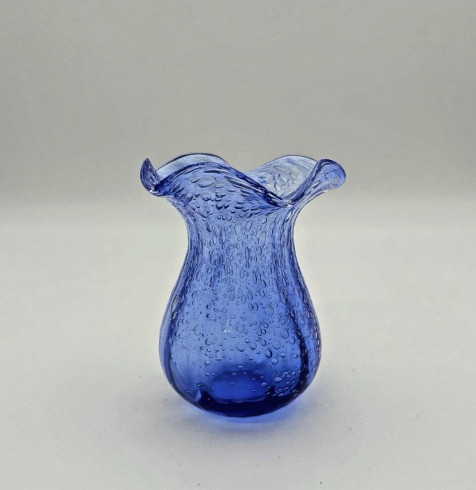 Small blue blown glass vase with air bubbles - 614024