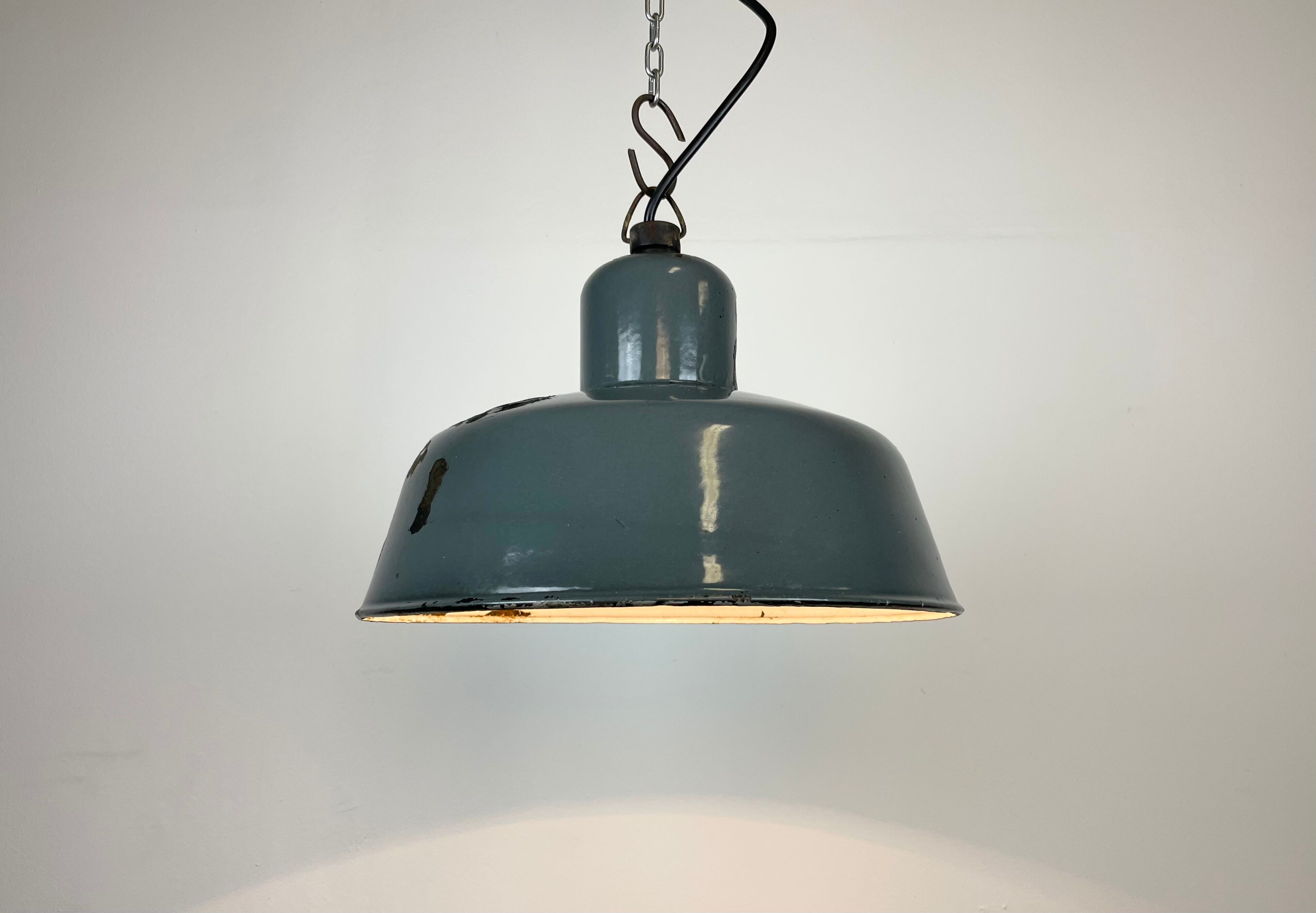 Industrial grey enamel pendant lamp from siemens, 1950s