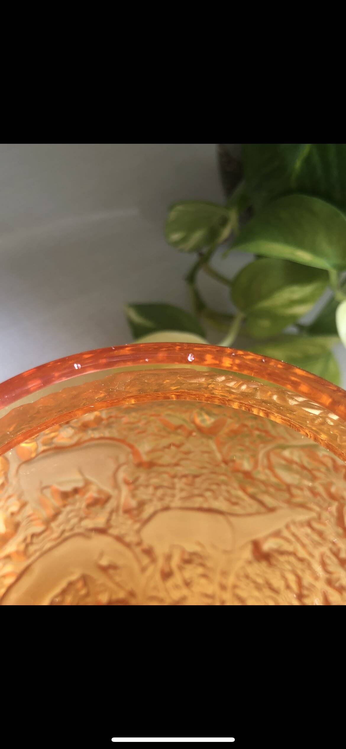 “Biches” crystal vase by Lalique – Amber