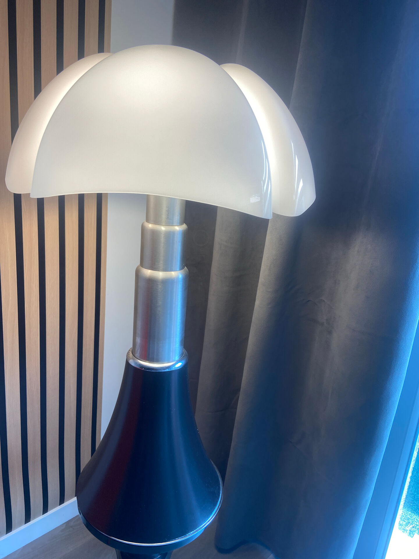 Bat lamp