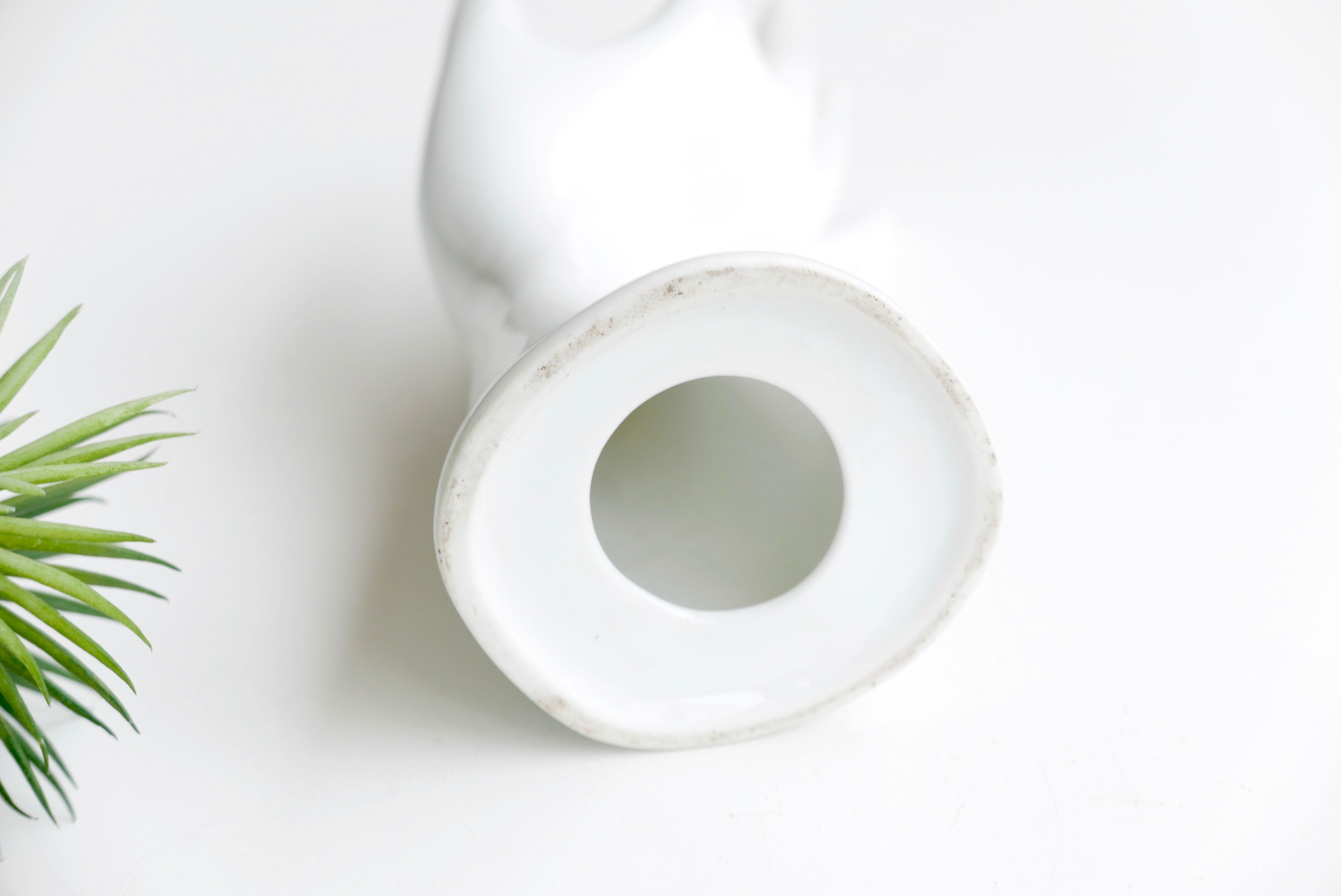 Hand ring in white porcelain, early 1970s