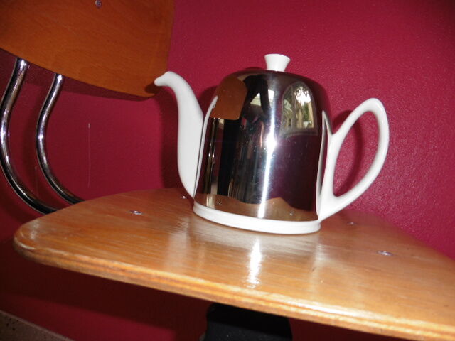 Guy Degrenne teapot in white porcelain and stainless steel