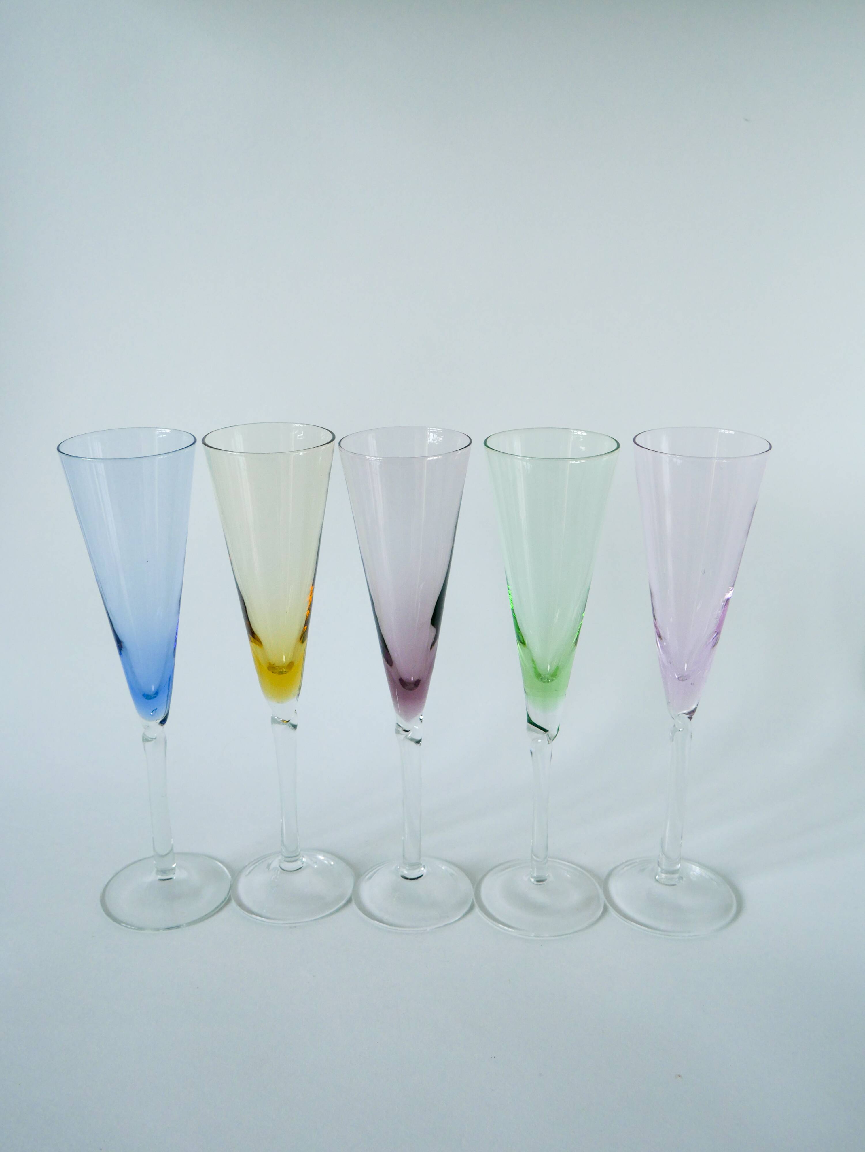 set of 5 colored glass champagne flutes Design 1970