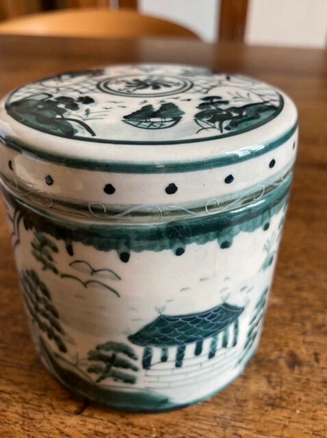 Painted porcelain box