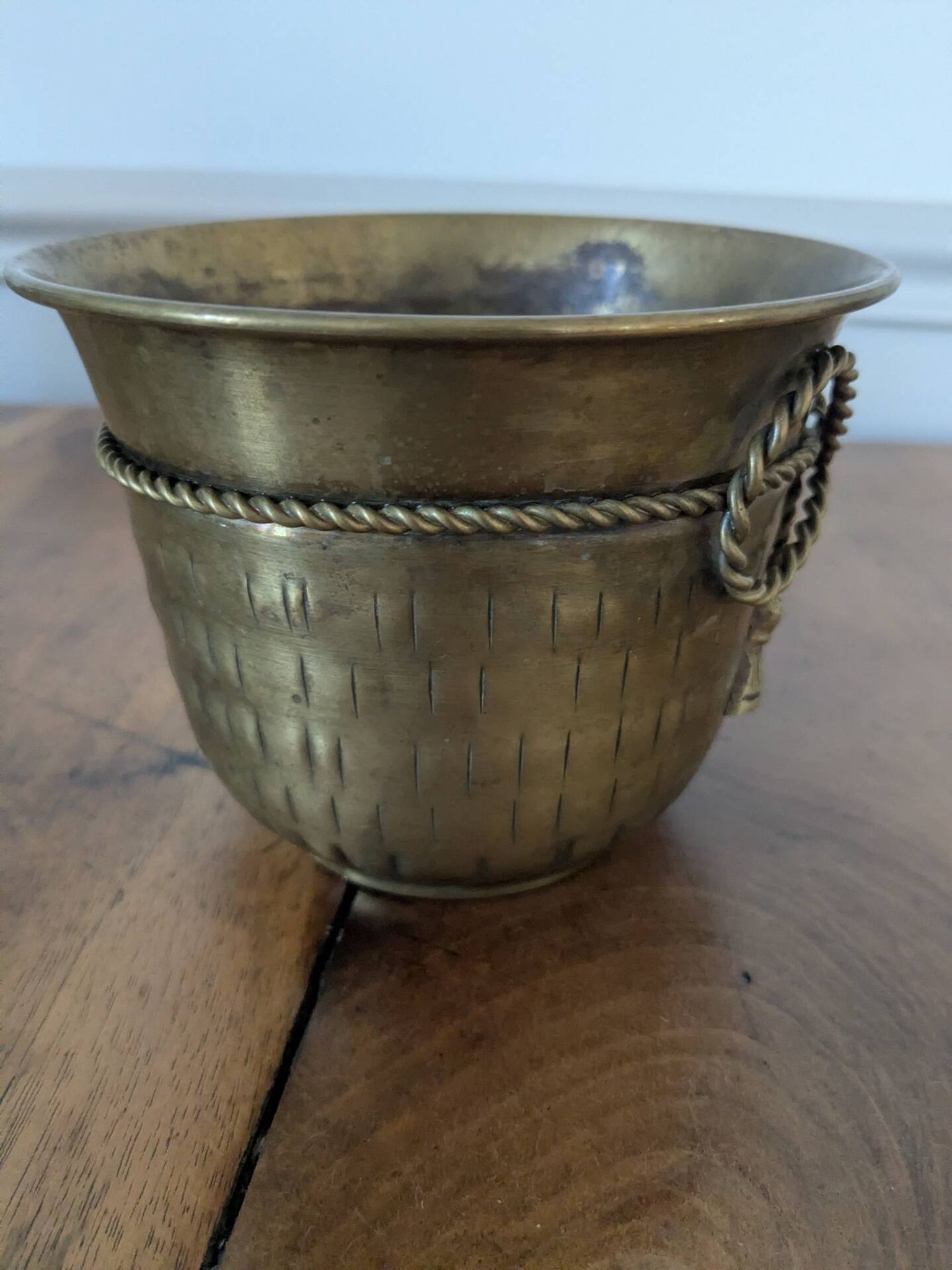 Cache pot en laiton