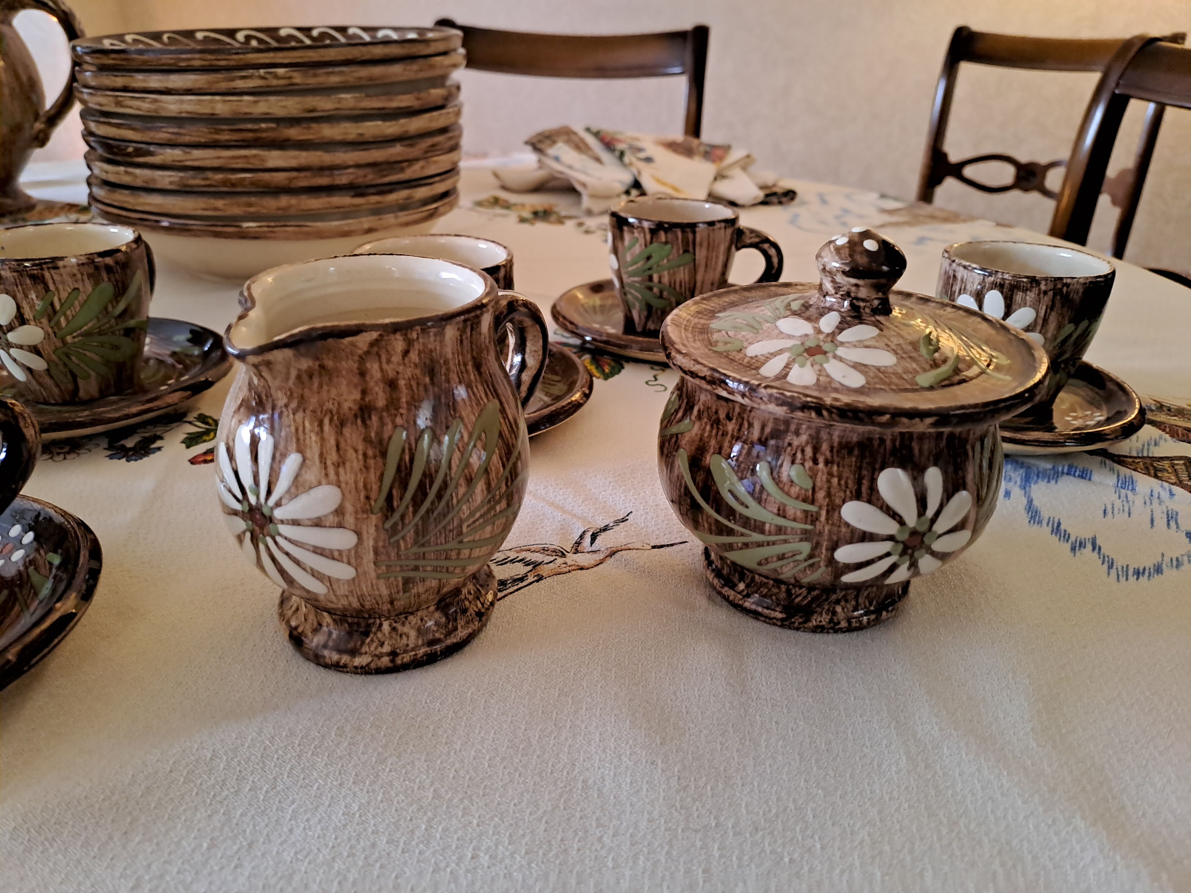 SERVICE DE TABLE "ALSACIEN" FAIT MAIN