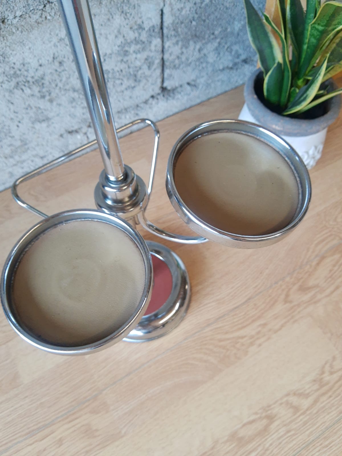 Ashtray on foot 70s -vintage