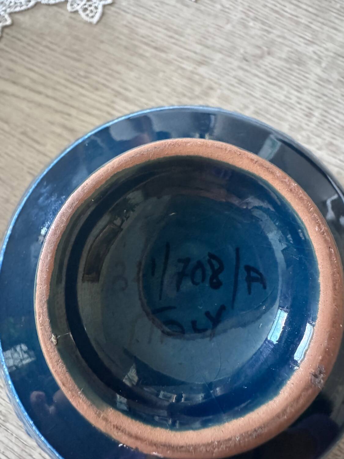 Candy dish - pot with lid