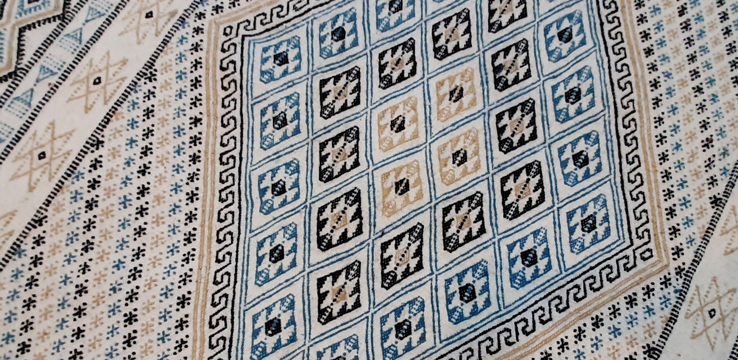Tapis blanc et bleu marocain en laine fait main - 240x150cm