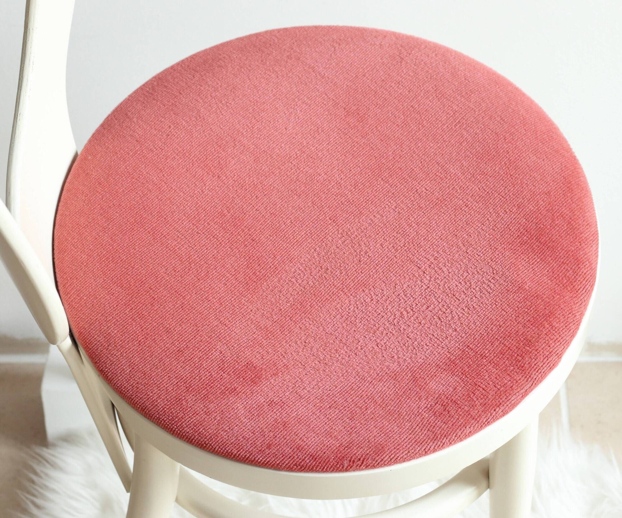 Baumann Seagull chair from the 70s in white lacquered wood and velvet