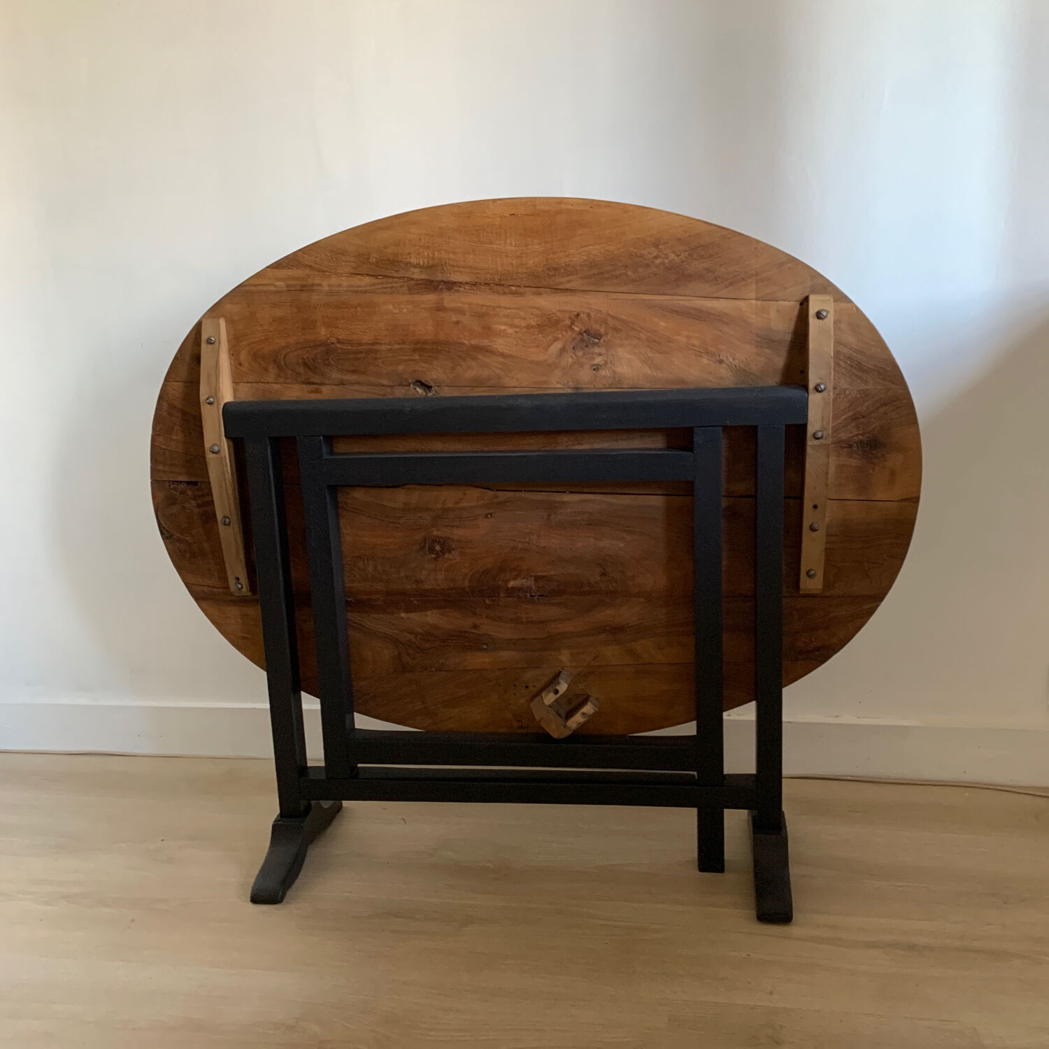 Walnut winegrower's table