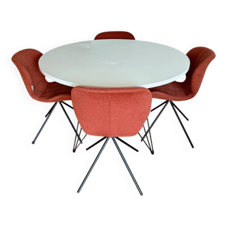 Designer Set Magis XZ3 Round WhiteDining Table (120cm) + 4 Zuiver OMG Chair