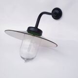 Lampe d'extérieur ancienne en tôle émaillée