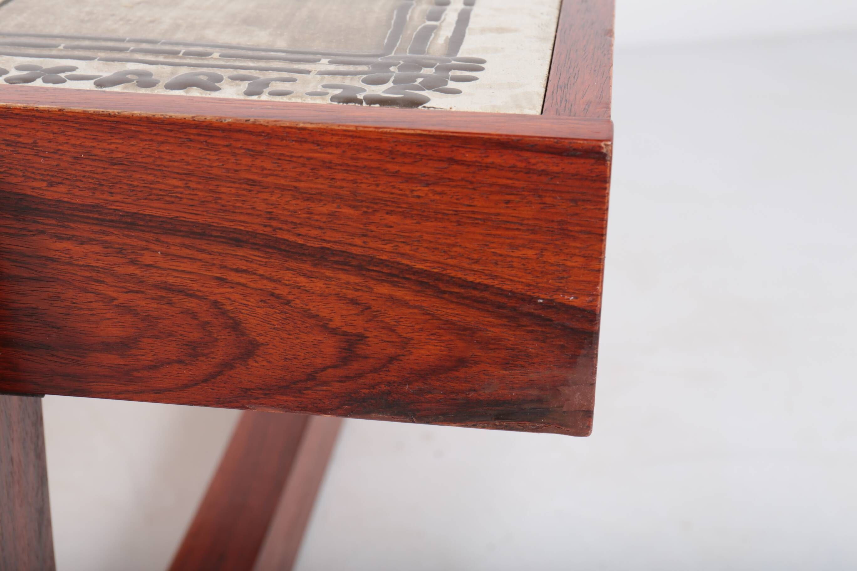Table basse danoise en palissandre et céramique signée "Ox Art"