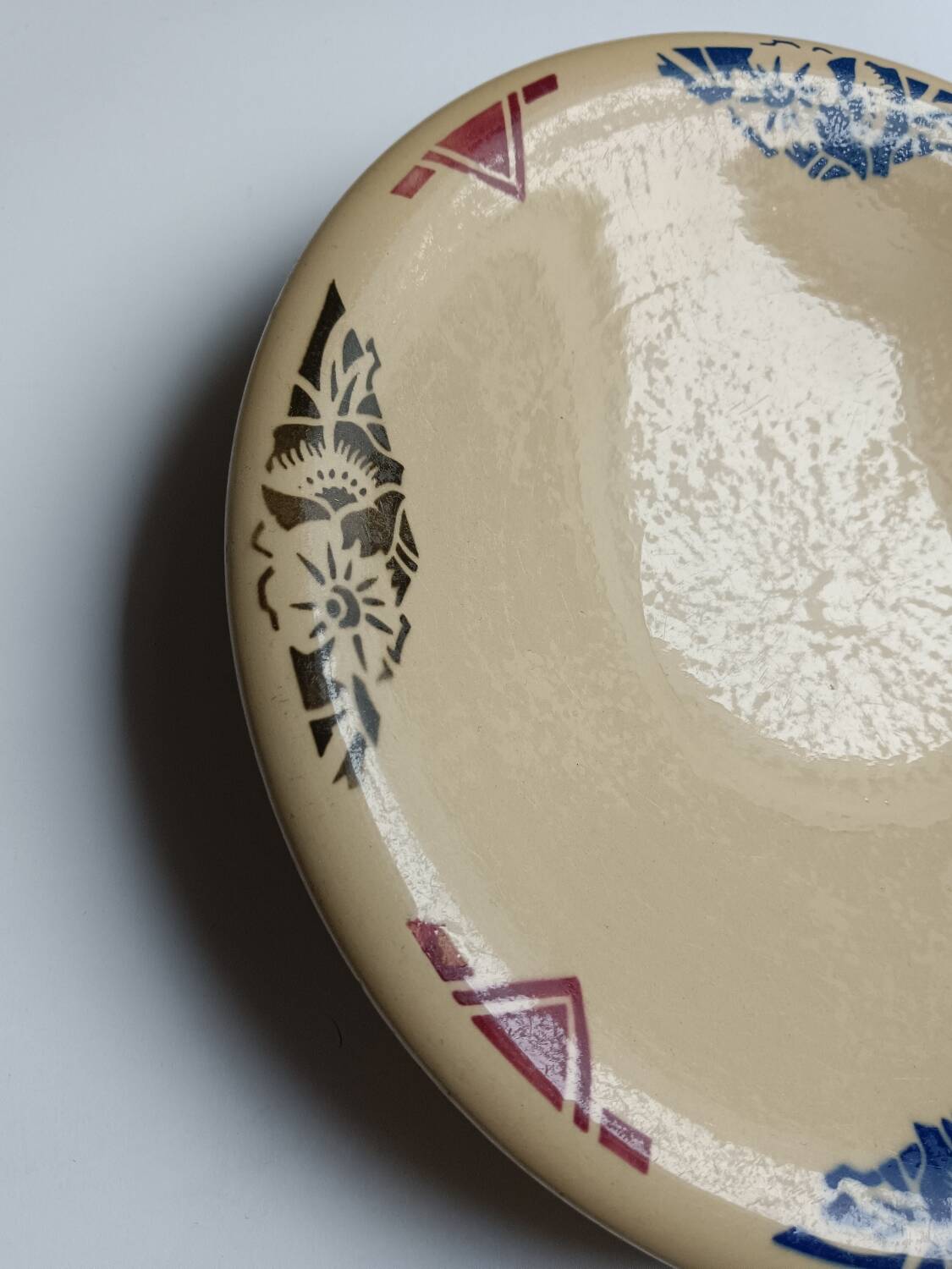 Badonviller art deco beige floral dish