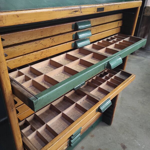 Meuble d'imprimante Plantin   Meuble de type vintage avec 20 tiroirs et tiroir supplémentaire