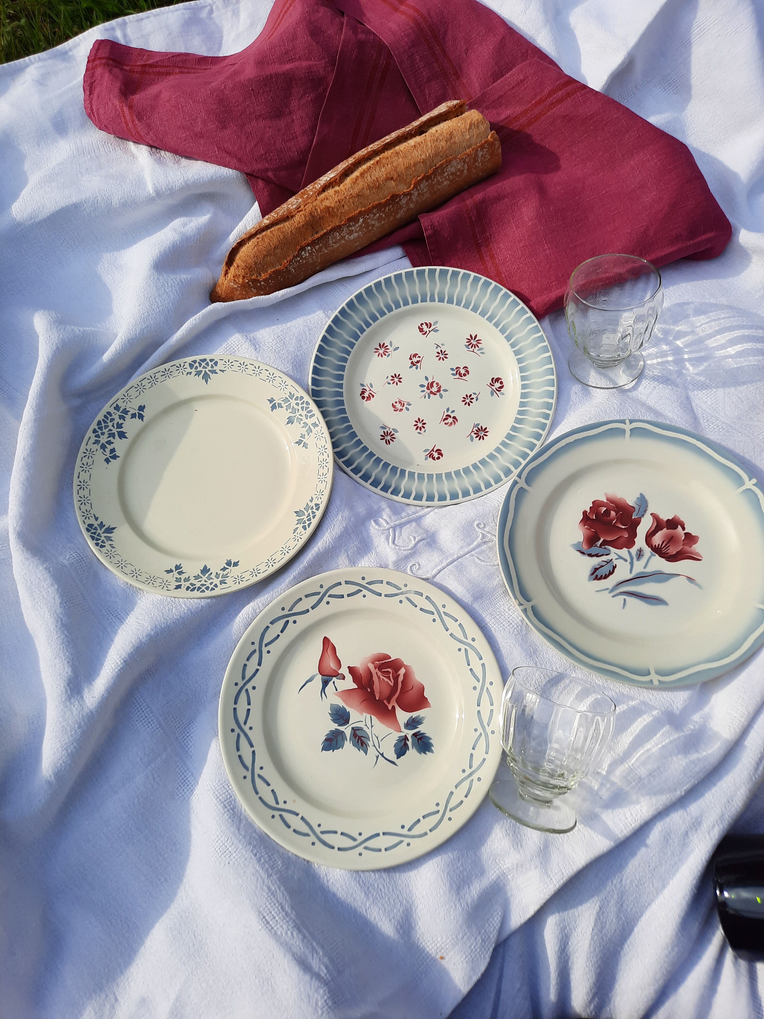 Vintage picnic basket