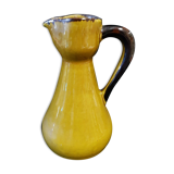 Veneer pitcher in varnished reeds