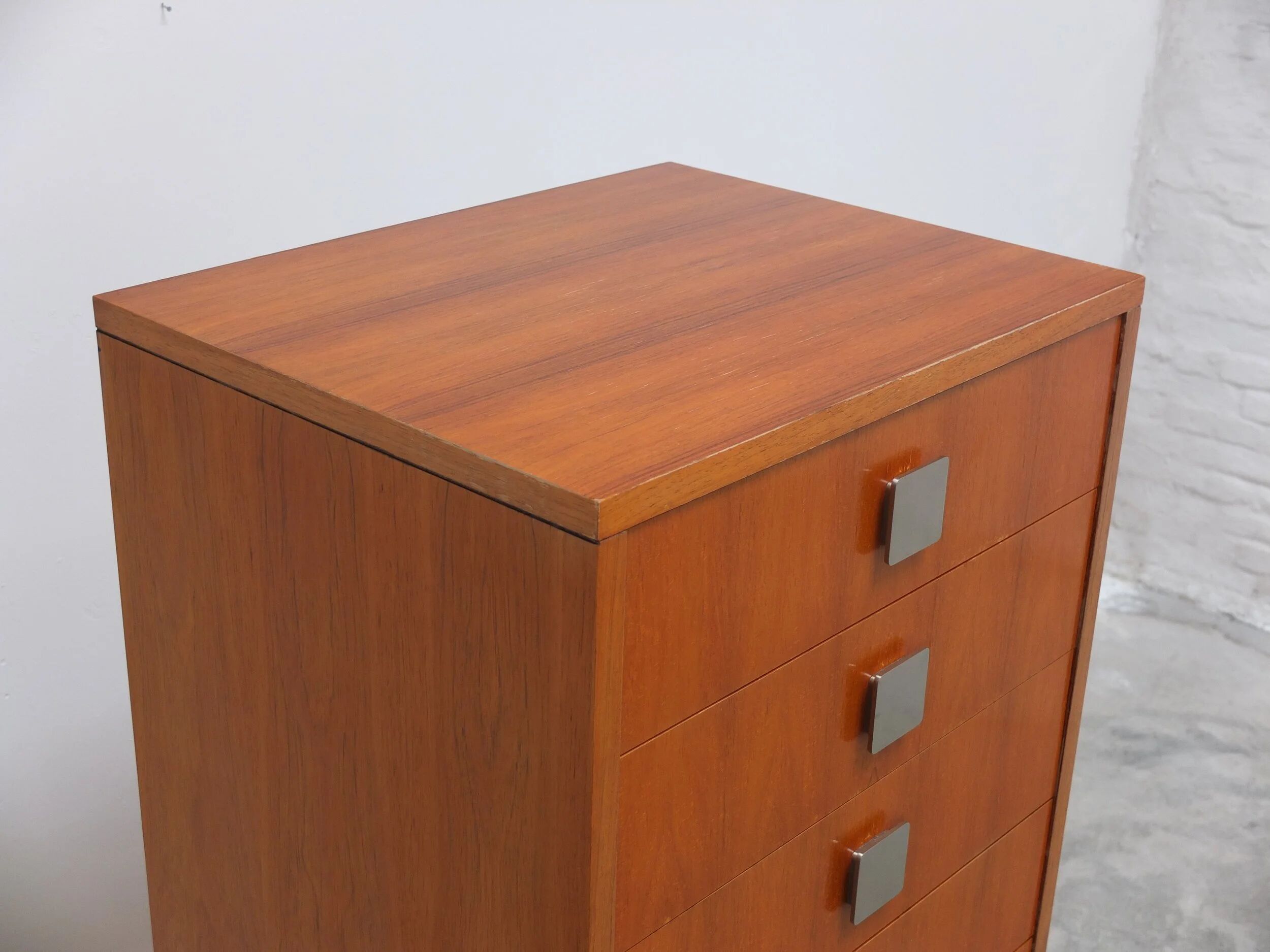 Commode haute par Alfred Hendrickx pour Belform, années 1960.