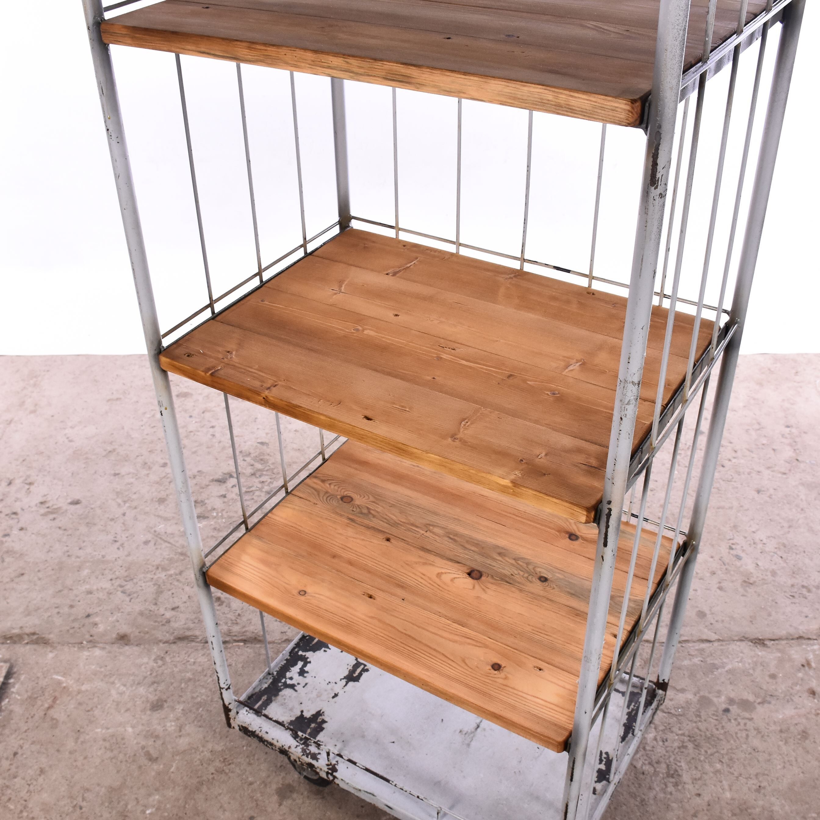 Shelving unit on wheels