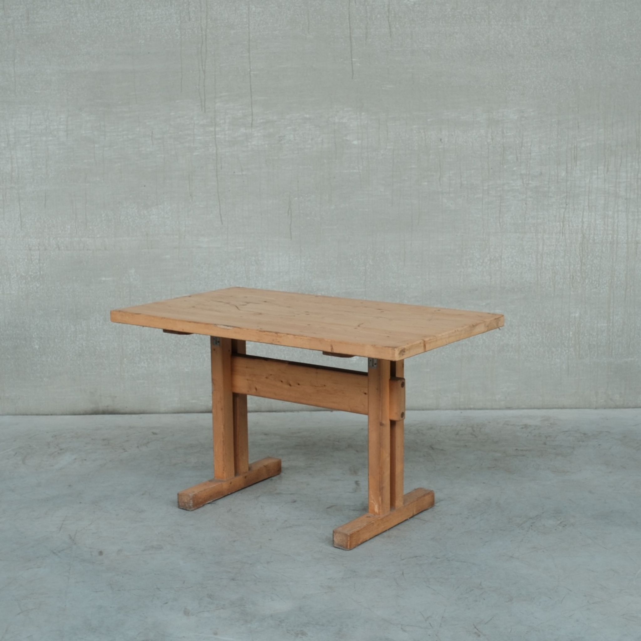 Table à manger de Charlotte Perriand  Les Arcs