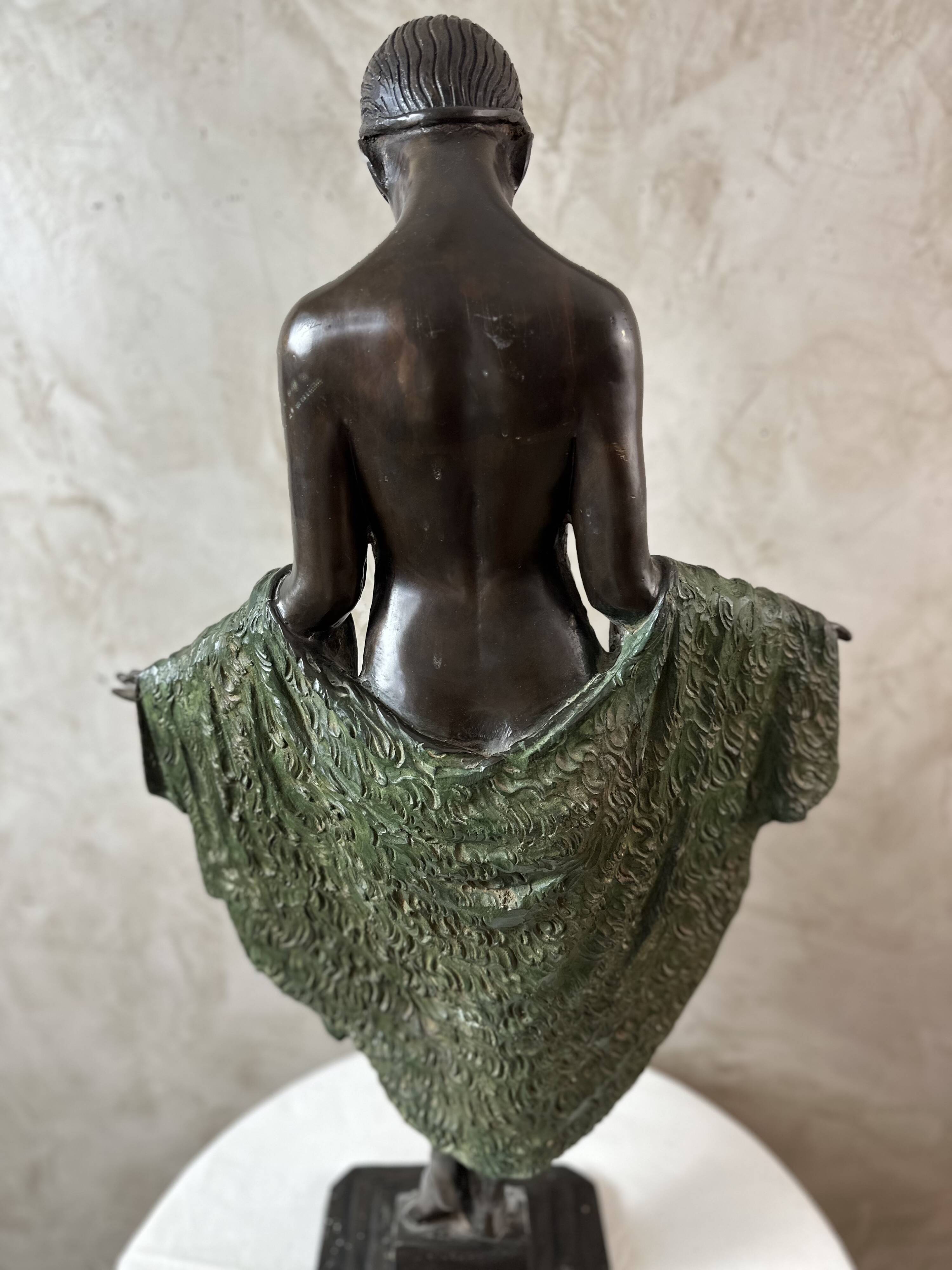 Sculpture art deco