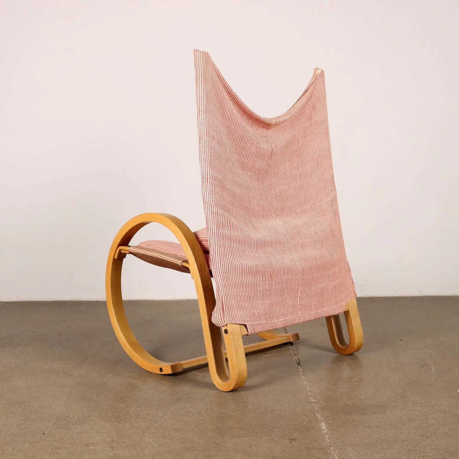 Vintage armchair from the 1970s in wood and fabric, Italy.
