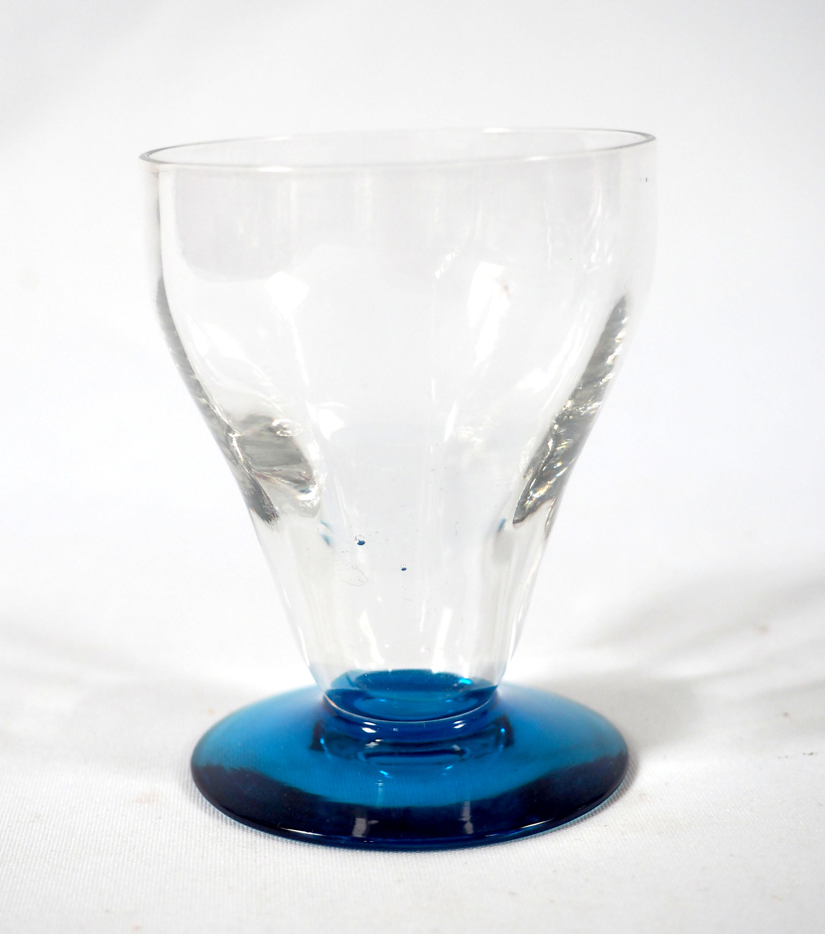 Set of 6 blue stemmed glasses