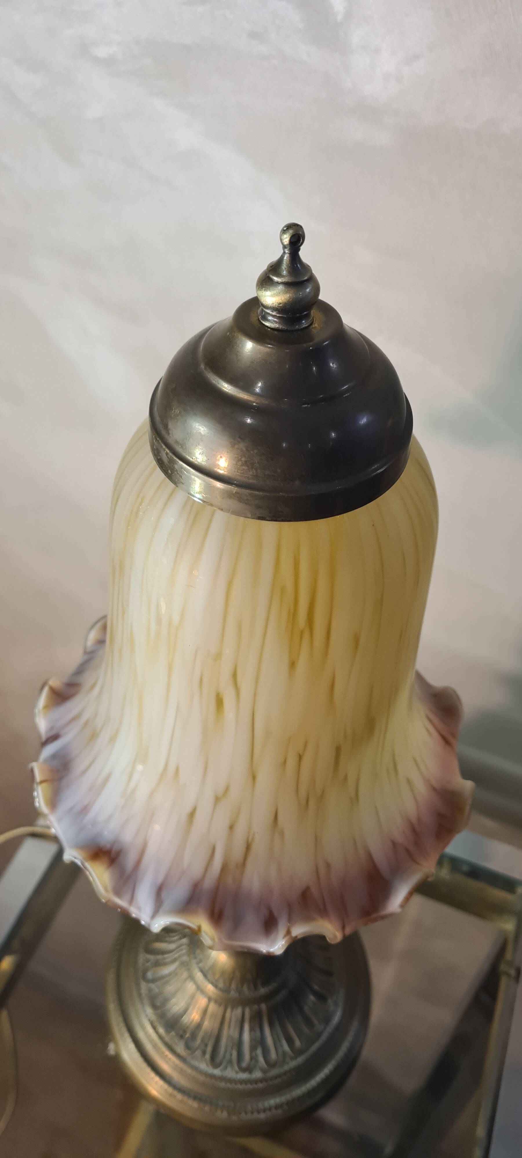 Art deco bronze lamp with pretty purple tulip, 41x15 electricity ok