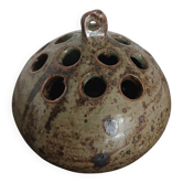 Vase boule mural (pique fleures d’ applique.signe AG (Anne MarieGassin
