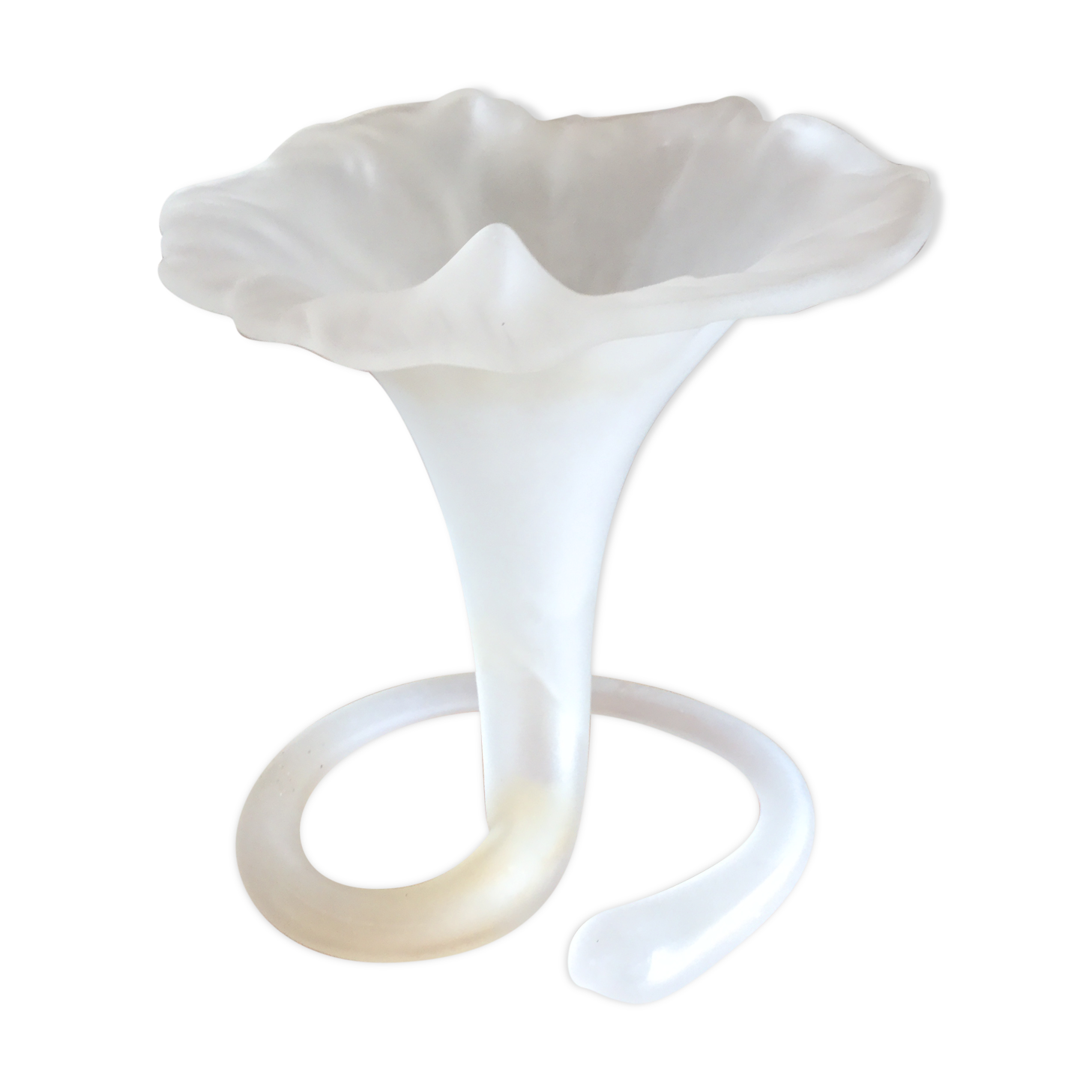 Vase in opaque glass