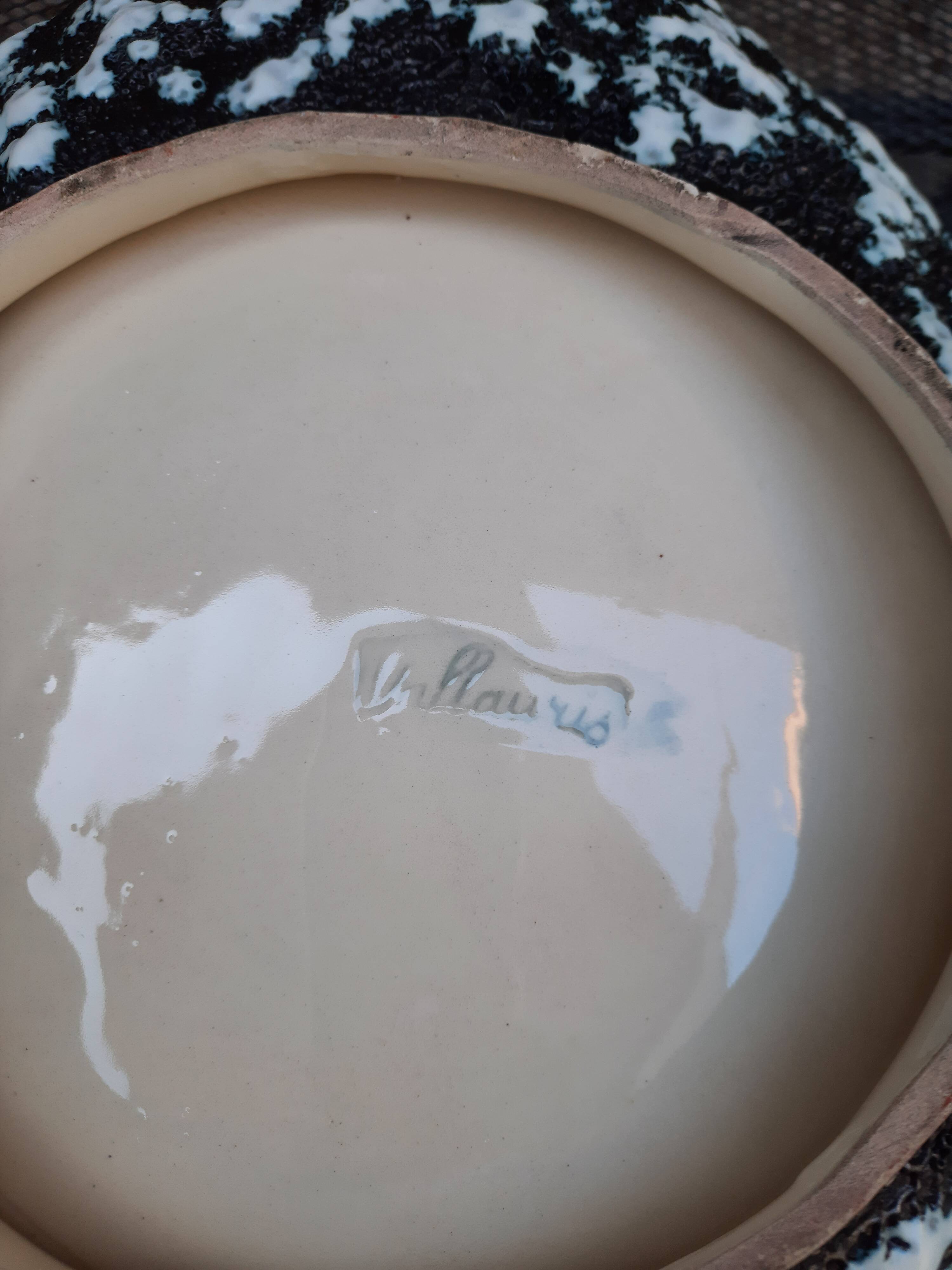 Fruit cut, center of table, ceramic, signed Vallauris, vintage 70s.