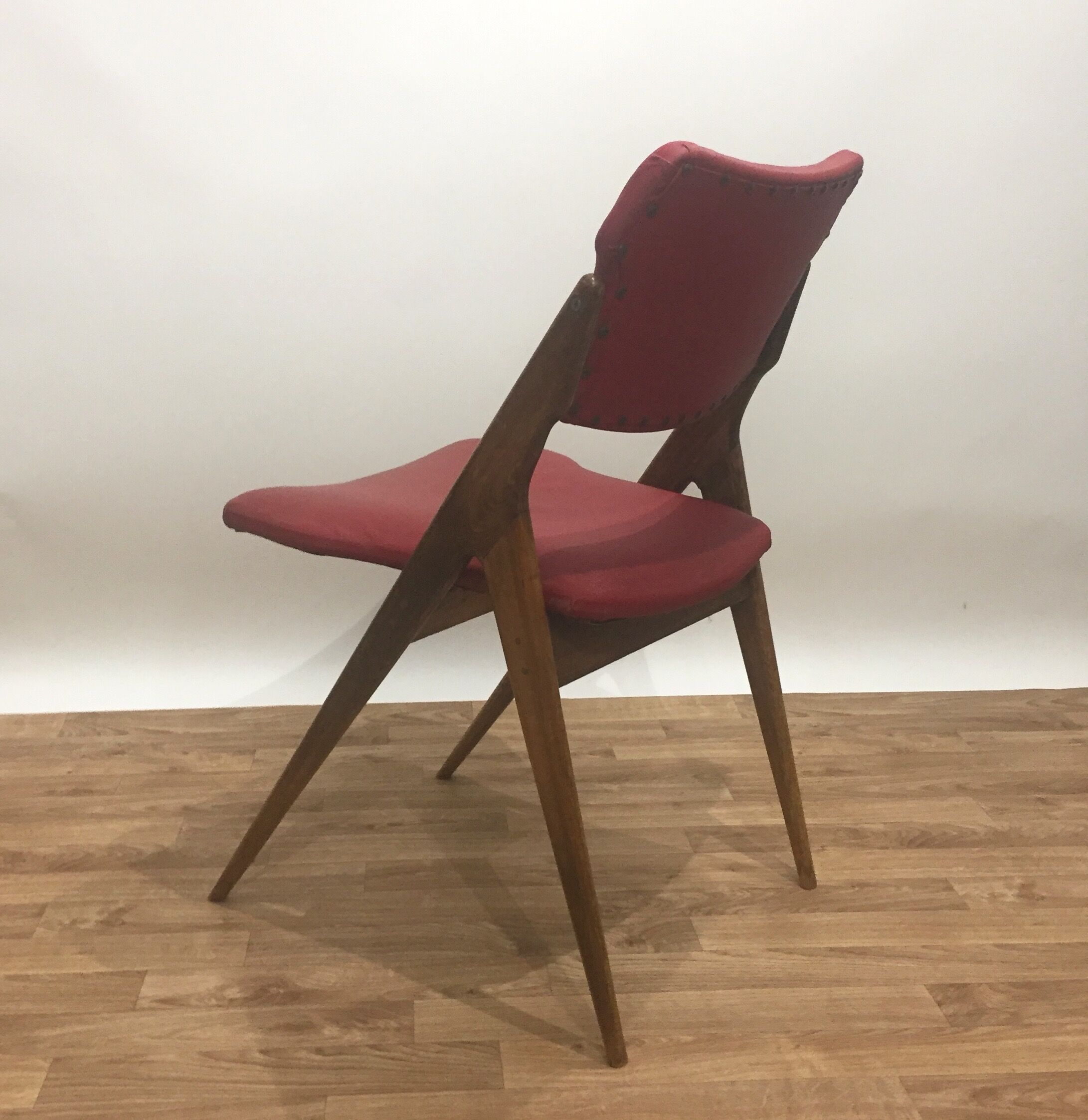 Chaise Guermonprez rouge