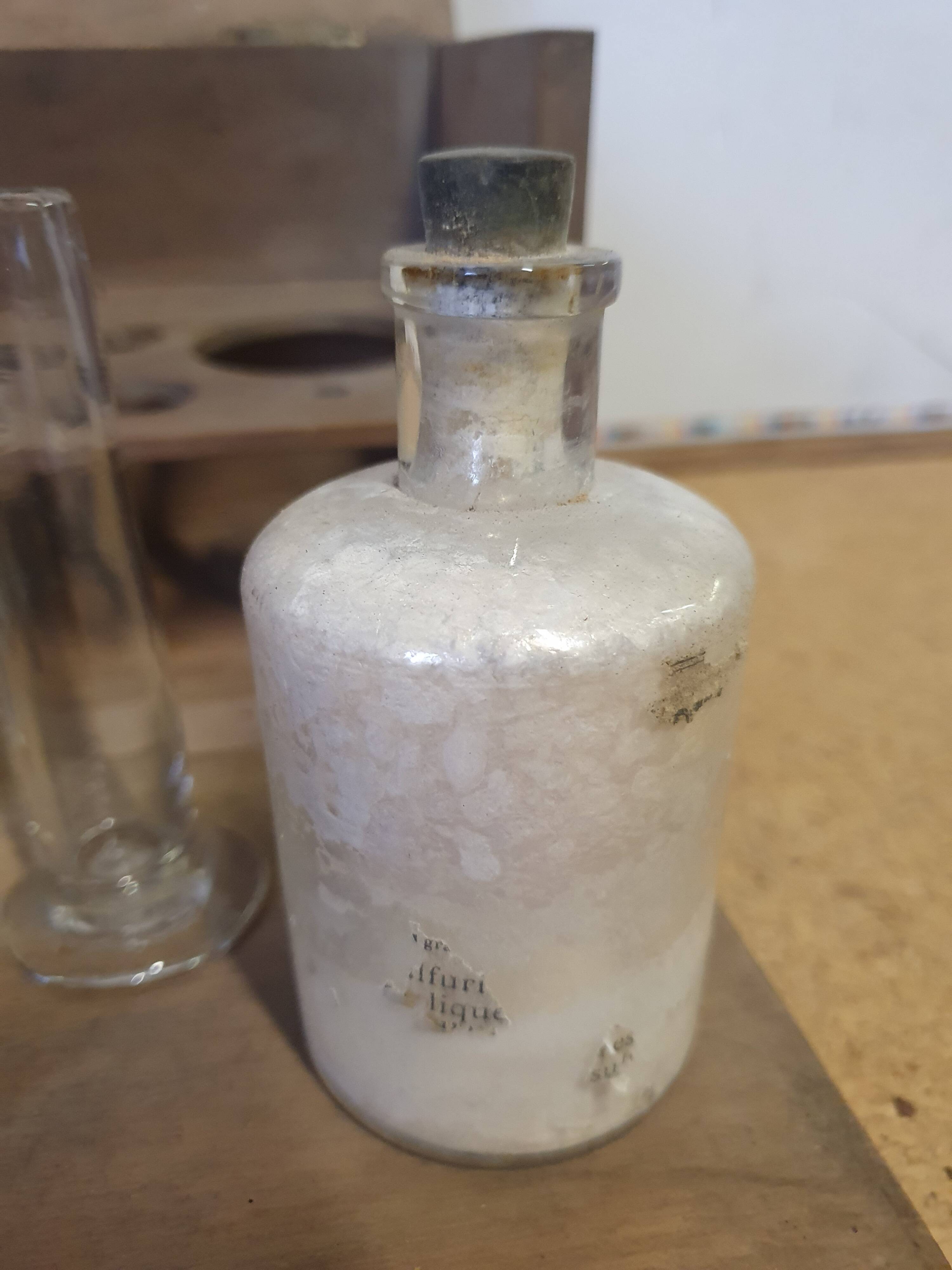 Chemist's box Maison Guérin in Algiers 1930s