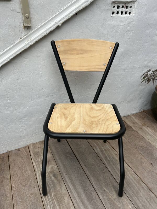 Chaise d'atelier restaurée
