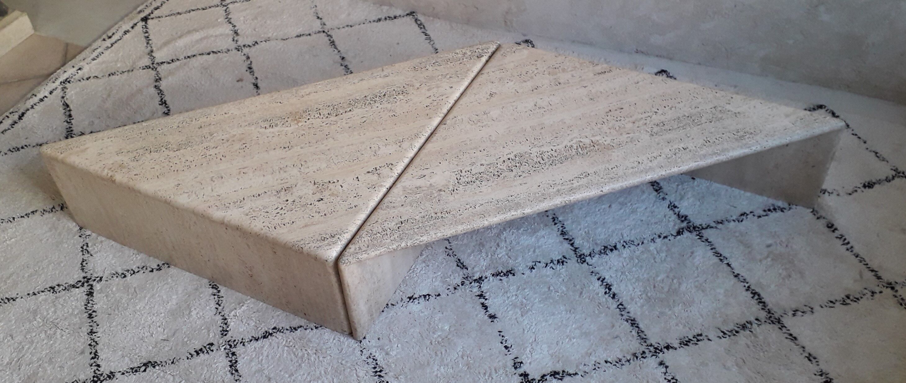 Coffee table in travertine