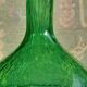 Vase vert verre soufflé Biot  années 60