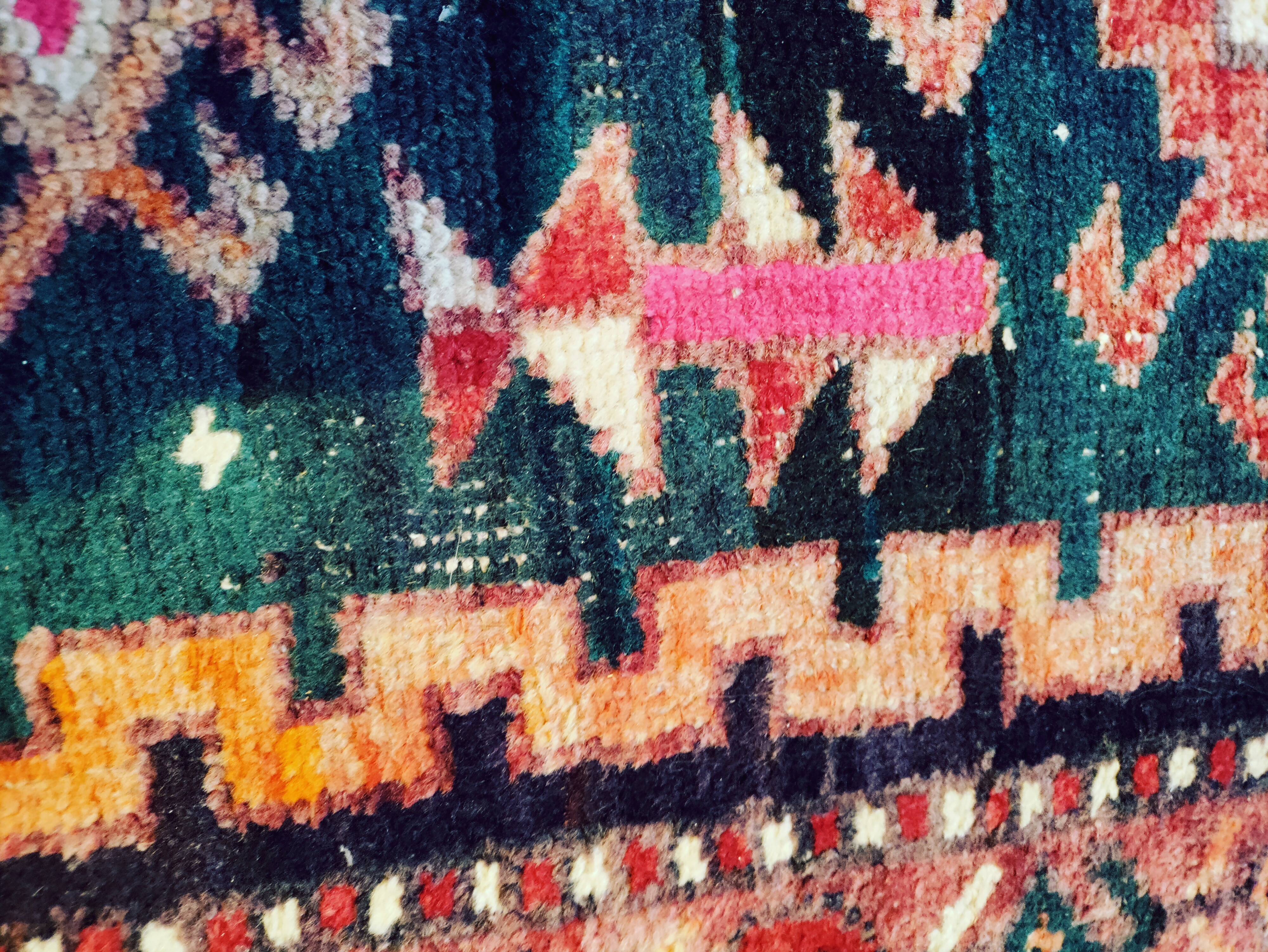 Hand-knotted wool Bakhtiar Persian rug