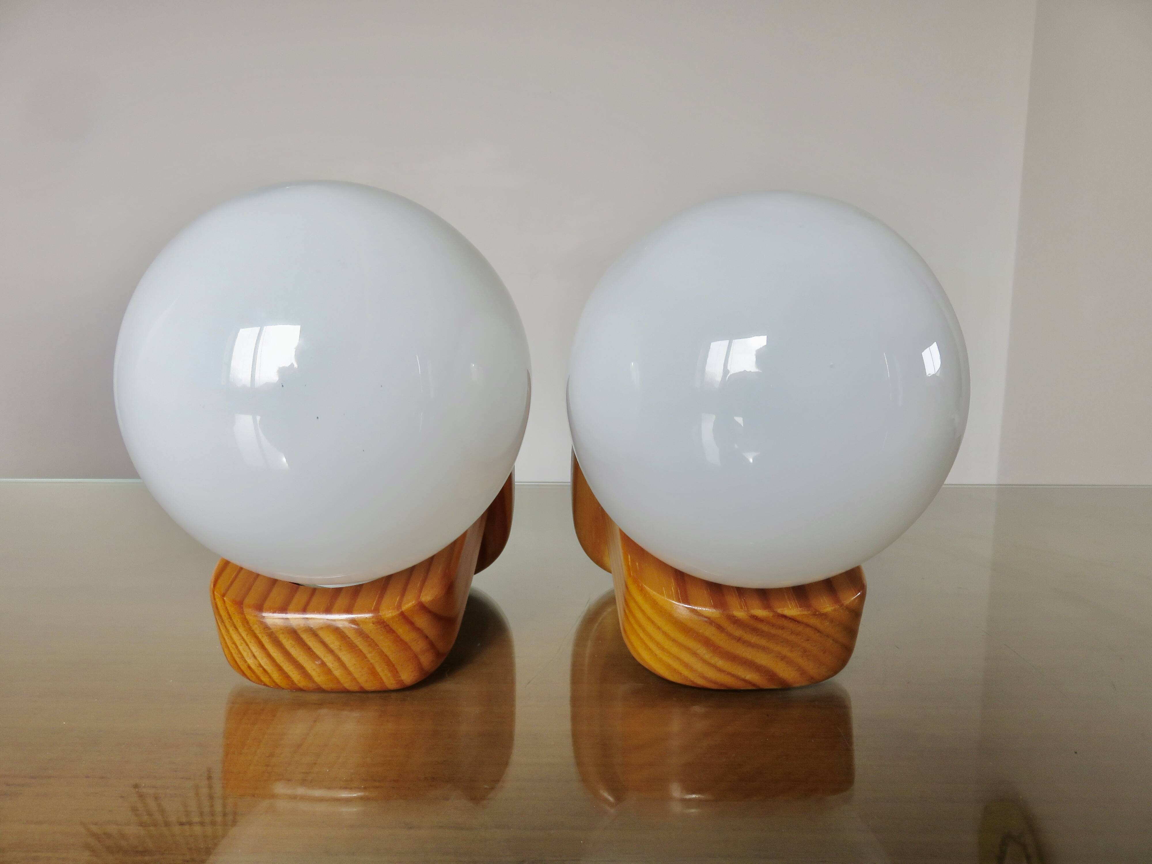 Pair of Scandinavian wall lights in pine and white opaline, 1980s.