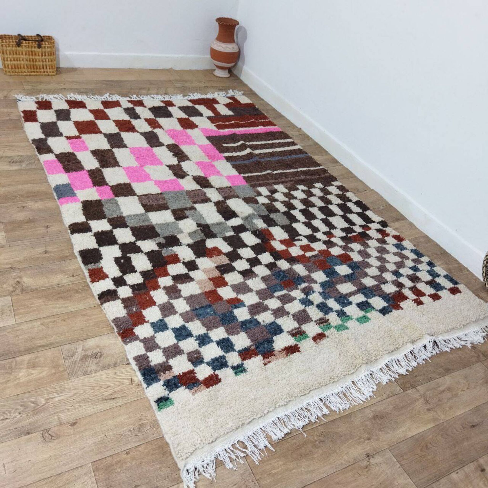 Handmade Moroccan Berber rug 280 x 176 cm