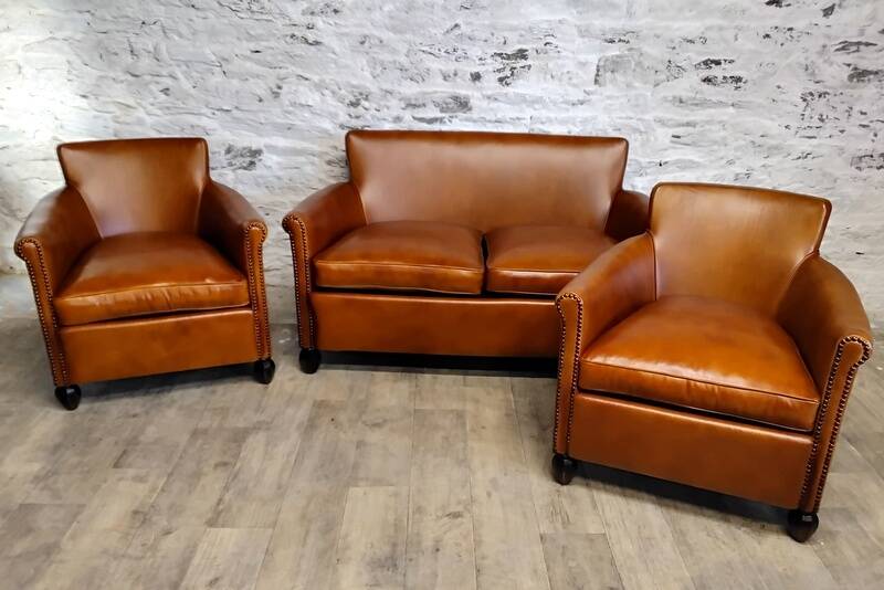 Living room sofa and its 2 club armchairs.