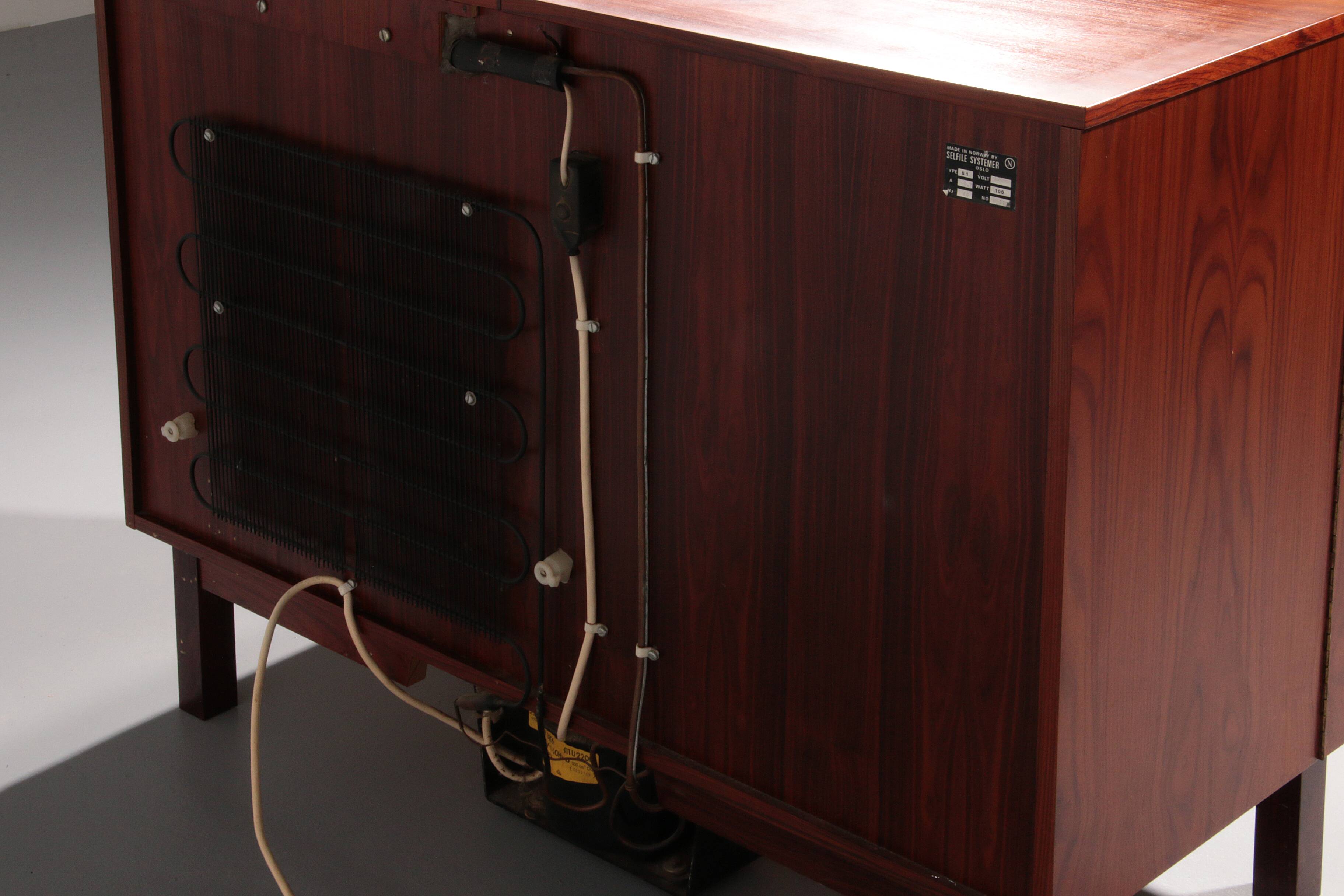 Timeless Scandinavian mini-bar with mid-century charm 1960