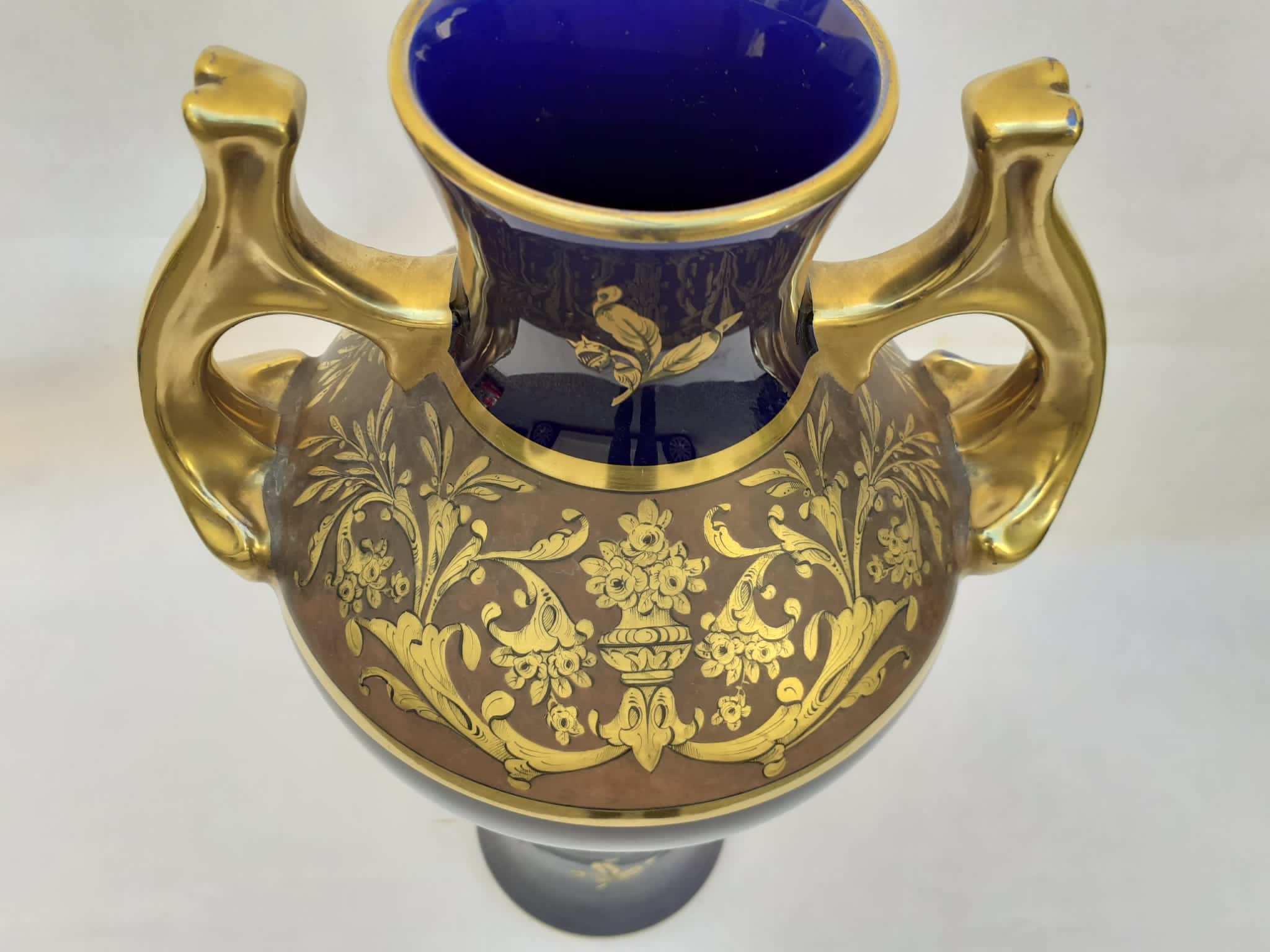 Vase en porcelaine de Tours