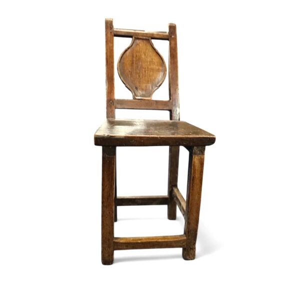 Chaise du XVIIIe siècle - Chaise de ferme du début du XVIIIe siècle avec construction à chevilles en bois