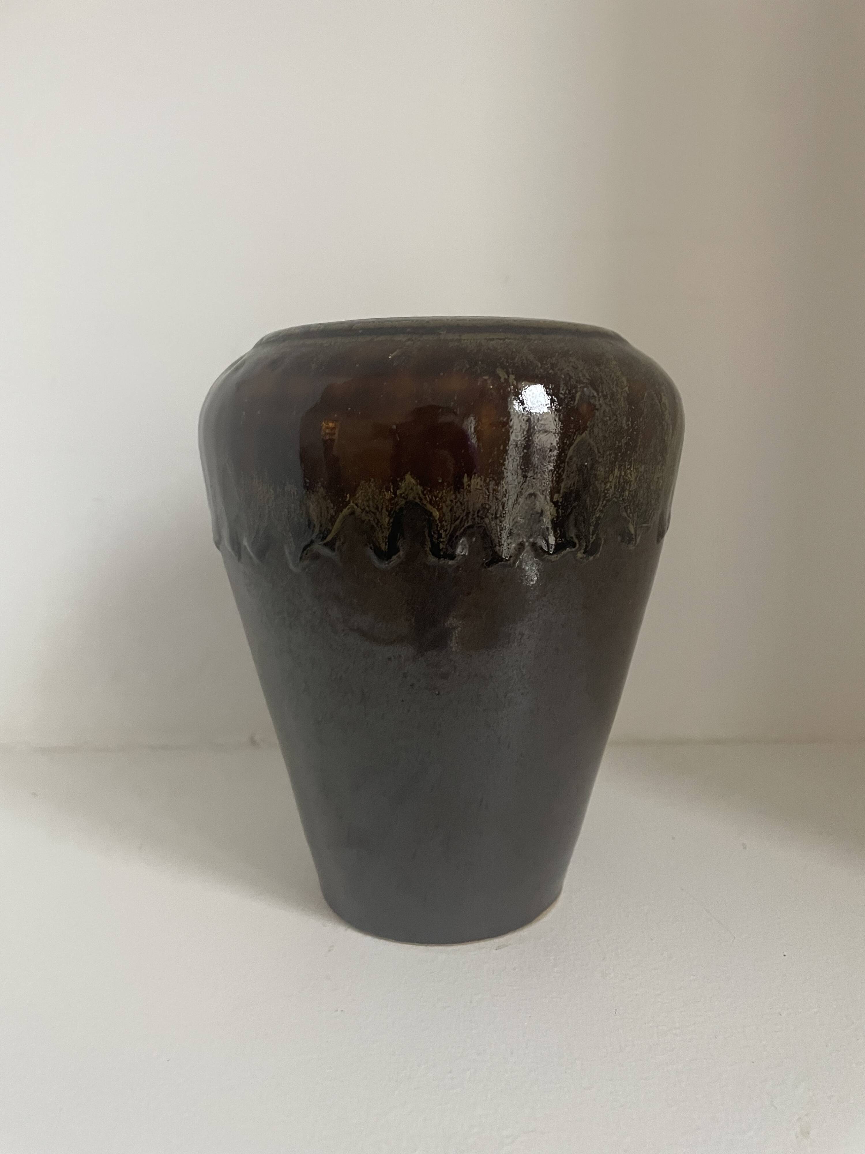 Set of 17 decorative items