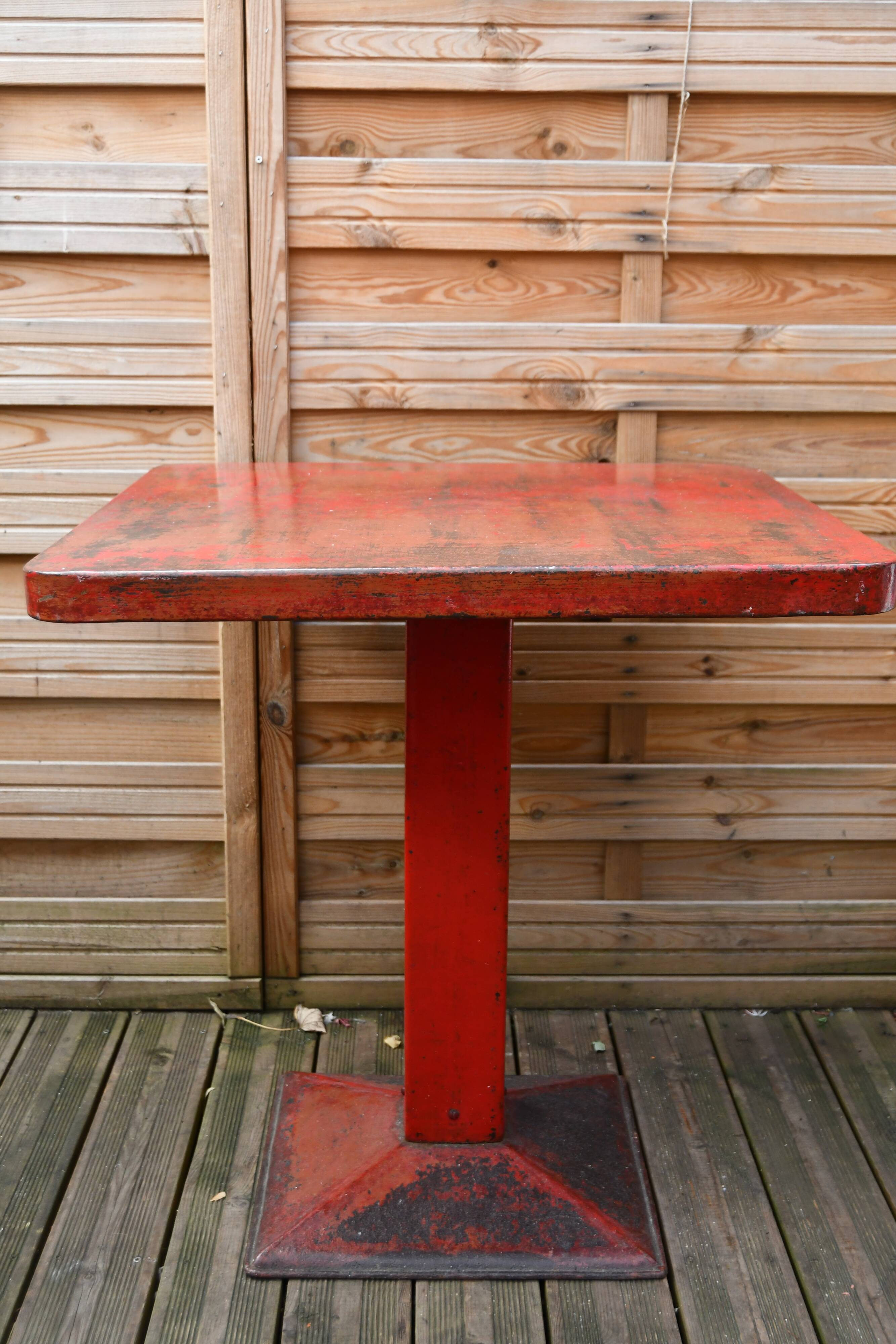 Table Tolix Pedestal Table KC