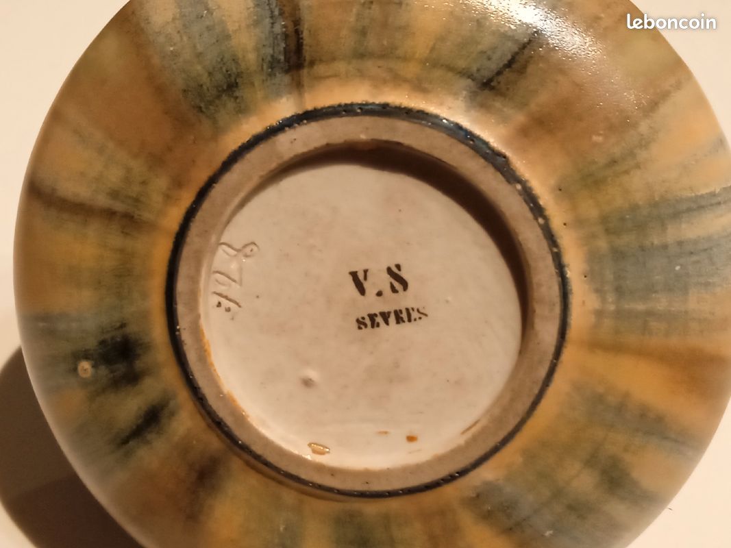 Inkwell old ceramic tin