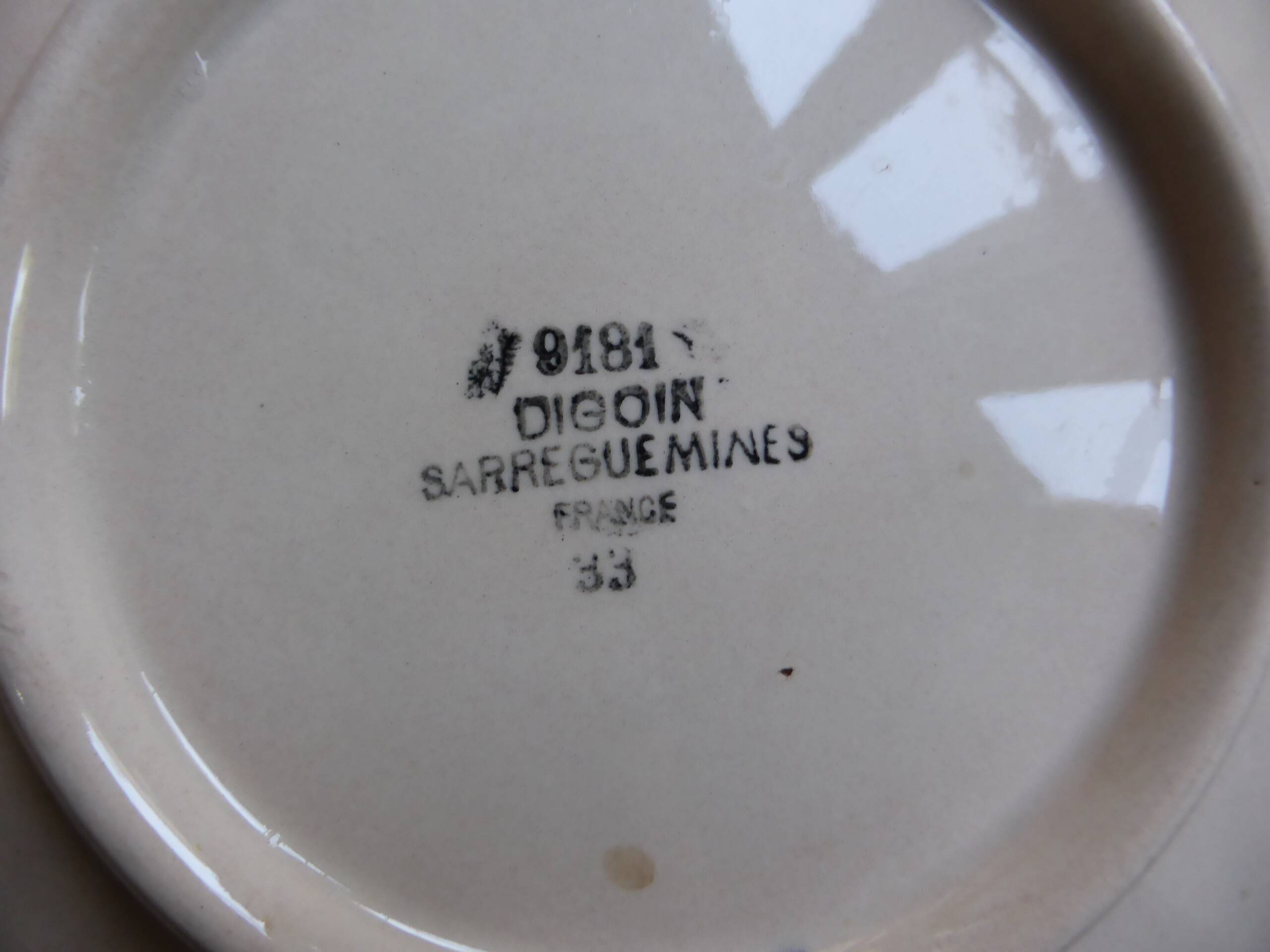 Vintage round dome serving dish from Digoin Sarreguemines 200896